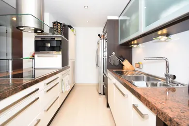 Na prenájom 4-izbový byt, 135 m², Bratislava-Nové Mesto