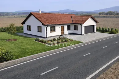Działki na sprzedaż, Košice-Krásna · €36 000