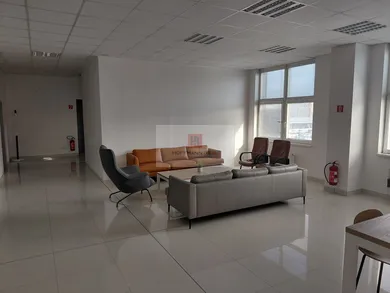 Komerčné priestory na prenájom, Bratislava-Nové Mesto · €1 400