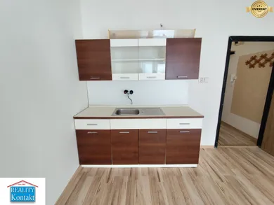 Na prenájom byt v Nové Zámky · €300 · Čiastočná rekonštrukcia