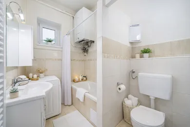Na prenájom 1-izbový byt, 53 m², Bratislava-Staré Mesto, Hradné údolie