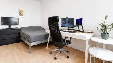 Na prenájom 1-izbový byt, 26 m², Bratislava-Staré Mesto, Lazaretská