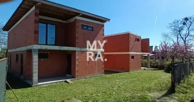 Na predaj 4-izbový byt, Sokoľany