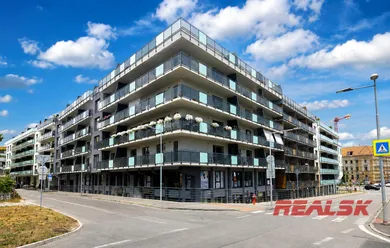 Mieszkania na sprzedaż, 4-pokojowe, Nitra · €365 000