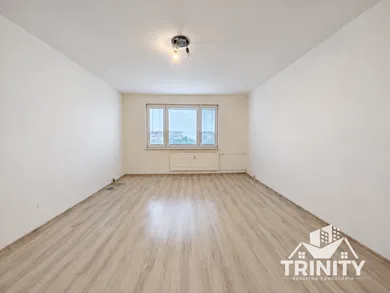 Na prenájom 2-izbový byt, 60 m², Šurany, MDŽ