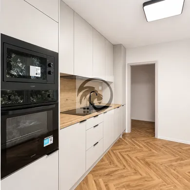 Na predaj 3-izbový byt, 78 m², Levice, Ul. kpt. J. Nálepku