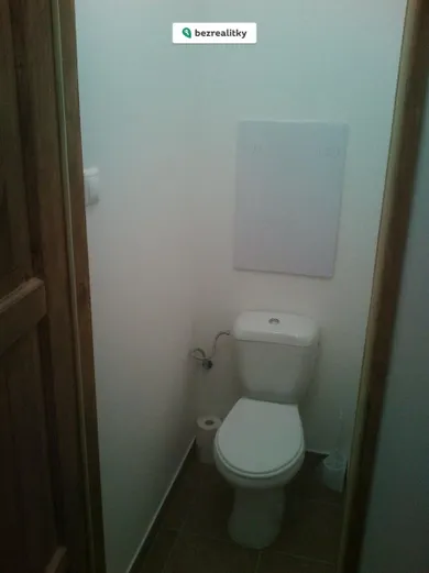 Na prenájom 1-izbový byt, 27 m², Bratislava-Rača