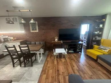Na predaj 4-izbový byt, 90 m², Bratislava-Rača, Rybničná