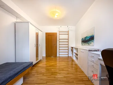 Na prenájom 4-izbový byt, 145 m², Bratislava-Staré Mesto, Timravina