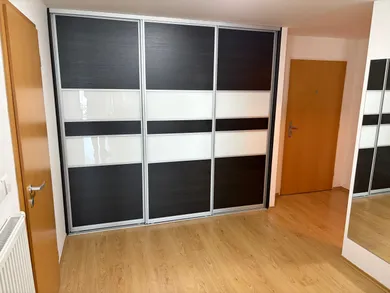 Na predaj 4-izbový byt, 160 m², Bratislava-Petržalka, Kopčianska