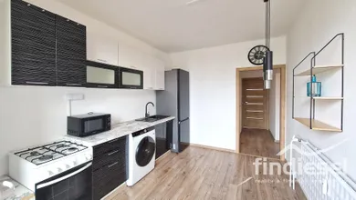 Byty na prenájom 4-izbový, Prievidza · €685