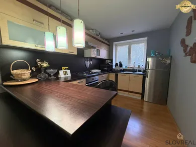 Mieszkania na sprzedaż, 3-pokojowe, Žiar nad Hronom · €123 000