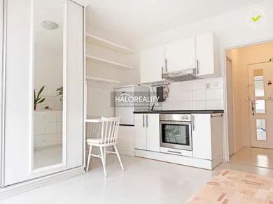 Na prenájom 1-izbový byt, 20 m², Komárno