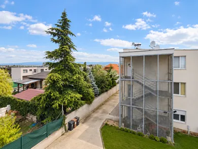 Na predaj 4-izbový byt, 84 m², Veľký Biel, Športová