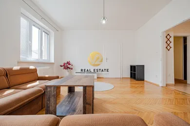 Na prenájom 3-izbový byt, 82 m², Nitra, Farská