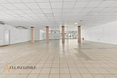 Na prenájom komerčné, 246 m², Dunajská Streda, Športová