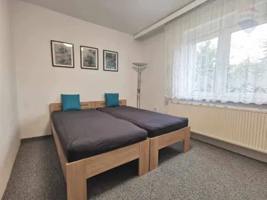 Na prenájom 3-izbový dom, 140 m², Bratislava-Záhorská Bystrica