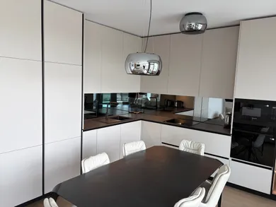 Квартиры в аренду, 3-комнатные, Bratislava-Ružinov · €2 200