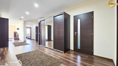 Na predaj 4-izbový dom, 174 m², Galanta