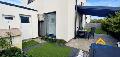 Mieszkania na sprzedaż, 4-pokojowe, Rovinka · €375 000