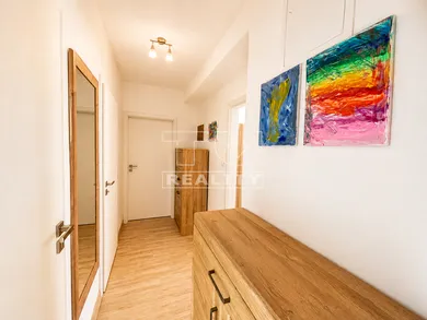 Na predaj 3-izbový byt, 64 m², Čaradice