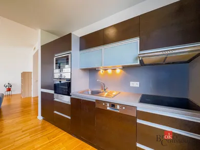 Na predaj byt v Bratislava-Nové Mesto · €570 000 · Novostavba