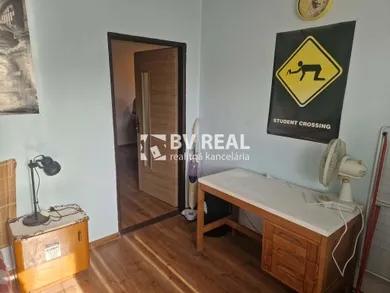 Na predaj 3-izbový byt, 63 m², Prievidza, Štefana Králika