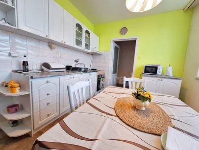 Mieszkania na sprzedaż, 3-pokojowe, Vráble · €145 000