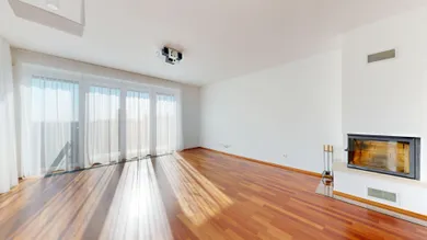 Byty na prenájom 4-izbový, Bratislava-Staré Mesto · €2 000