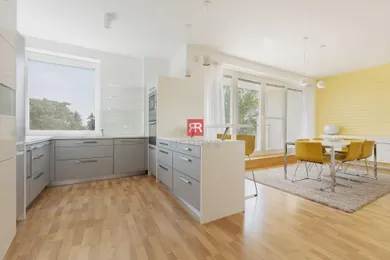 Na prenájom 5-izbový byt, 249 m², Bratislava-Staré Mesto, Leškova