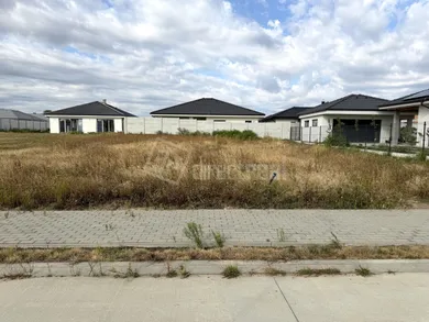 Na predaj pozemok, 582 m², Sereď, Prúdy