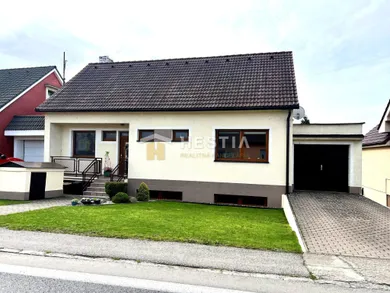 Domy na sprzedaż, 5-pokojowe, Senica · €279 000