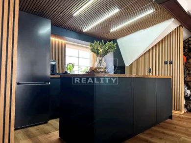 Na predaj 4-izbový byt, 130 m², Žilina