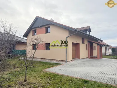 Na predaj 5-izbový dom, 200 m², Hrušovany