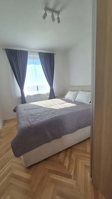 Na prenájom 3-izbový byt, 64 m², Nitra, Lúcna