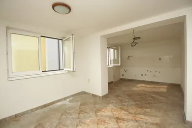 Na predaj 10-izbový dom, 250 m², Bratislava-Karlova Ves, Šaštínska