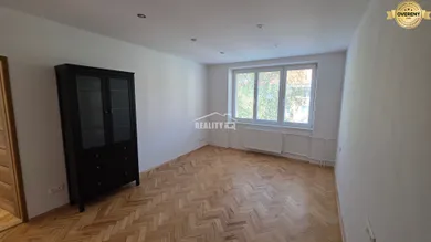Na prenájom 3-izbový byt, 70 m², Považská Bystrica, Lánska
