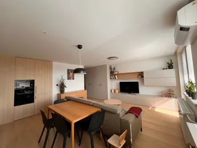 Na predaj 3-izbový byt, 68 m², Košice-Staré Mesto, Vojenská