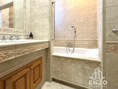 Na prenájom 2-izbový byt, 80 m², Bratislava-Staré Mesto, Obchodná