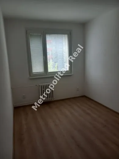Na predaj 4-izbový byt, 81 m², Bratislava-Dúbravka, Sekurisová