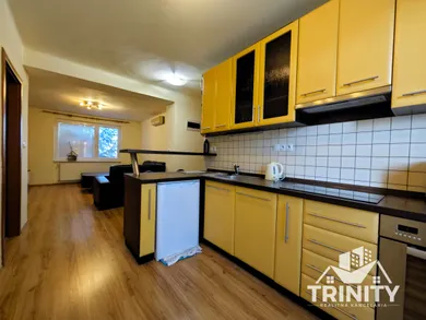 Na prenájom 3-izbový byt, 72 m², Nové Zámky, JUH