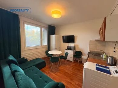 Byty na prenájom 1-izbový, Levice · €470