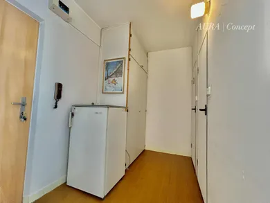 Na prenájom 1-izbový byt, 37 m², Považská Bystrica, Stred