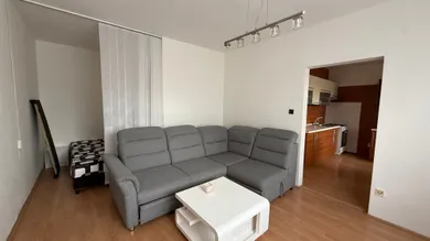 Na predaj 3-izbový byt, 64 m², Levice, Saratovská ul.