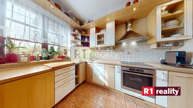 Domy na sprzedaż, 6-pokojowe, Piešťany · €299 000