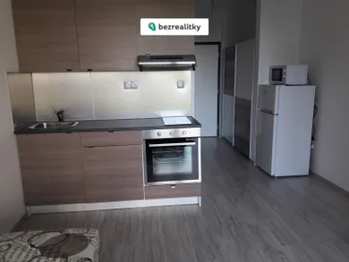 Na prenájom 1-izbový byt, 31 m², Bratislava-Petržalka