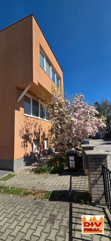 Domy na predaj, Bratislava-Nové Mesto · €799 000