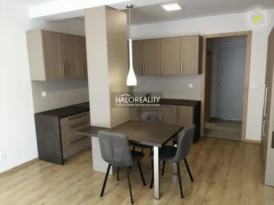 Kiadó lakások, 1-szobás, Dunajská Streda · €490