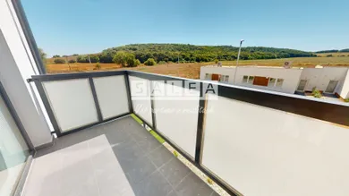 Na predaj 1-izbový byt, 38 m², Dvorníky, -