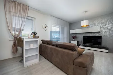 Na predaj 2-izbový byt, 64 m², Šelpice